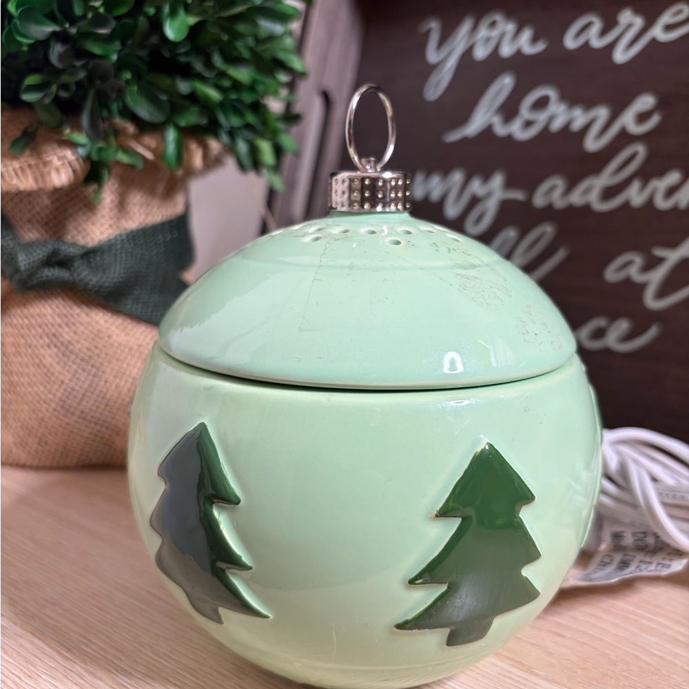 Yankee Candle Mint Green Holiday Ornament Wax Warmer